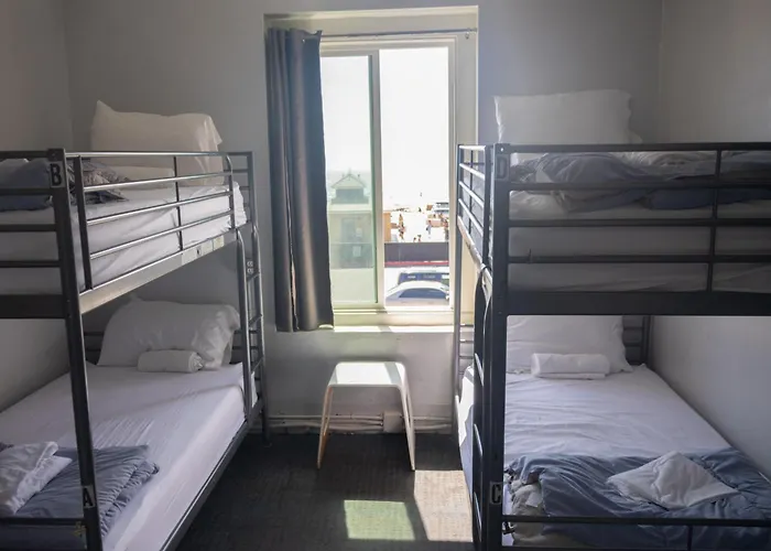 Ith Hermosa Beach Surf Hostel Lax